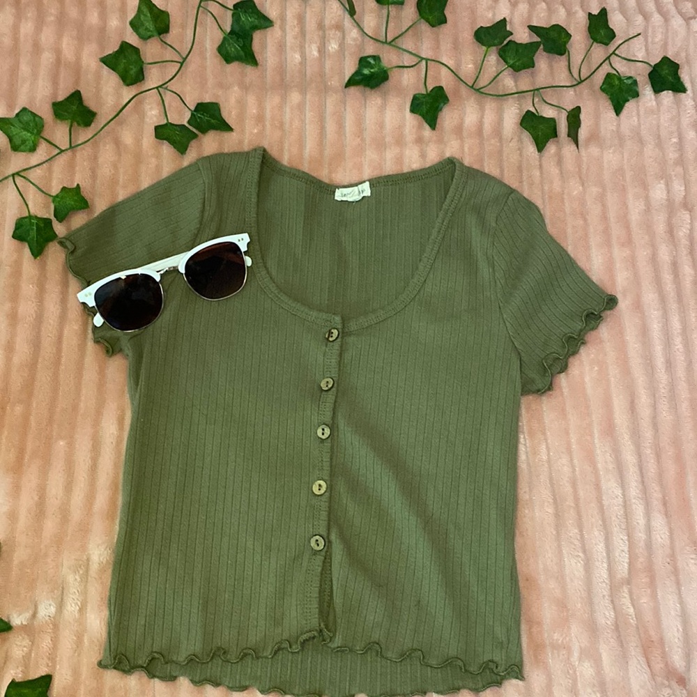 Heart and hips  button up tight fitted shirt